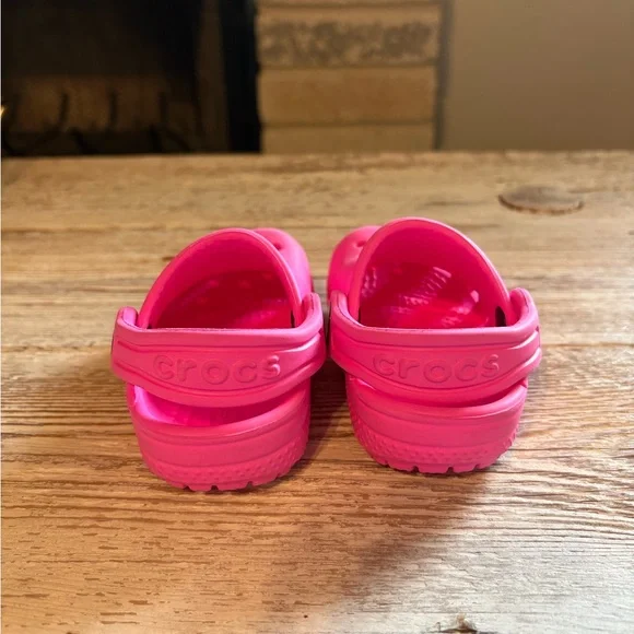 Crocs Toddler Hot Pink Clog - Picture 3 of 4